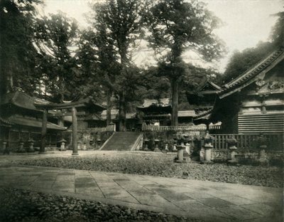 Un des nombreux temples à Nikko, Japon, site de pèlerinage des sanctuaires sacrés, 1936 - Unbekannt