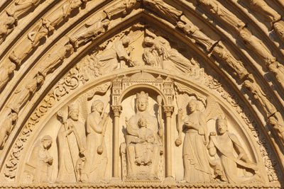 Cathédrale Notre-Dame de Paris aile ouest : tympan de la porte Sainte-Anne, Paris, France - Unbekannt