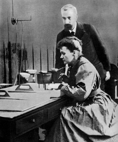 Pierre et Marie Curie dans leur laboratoire, 1898 1951 - Unbekannt