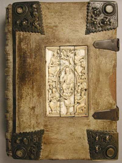 Plaque avec le Christ en majesté et les quatre évangélistes, 1000-1100 - Unbekannt