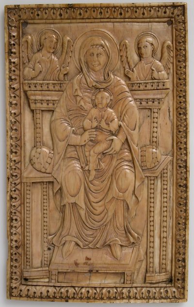 Plaque avec Vierge en majesté et l
