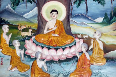 Temple Quan The Am Bo Tat. Bouddha Shakyamuni prêchant le sermon - la roue de la loi - à ses cinq disciples. Vung Tau, Vietnam - Unbekannt