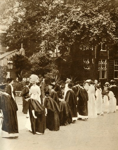 La reine Mary au Bedford College, Londres, 1913, 1935 - Unbekannt