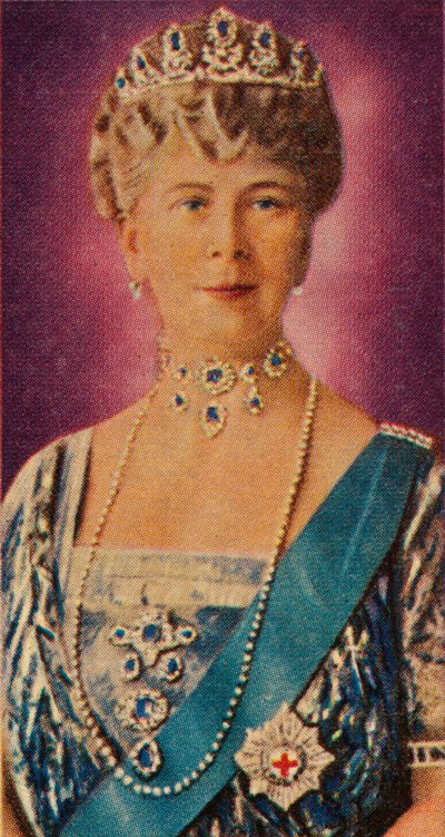 La reine Mary, épouse du roi George V, en robe de cour, 1935 - Unbekannt