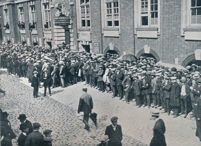 Recrues attendant devant le dépôt de recrutement central de Londres, 1914 - Unbekannt