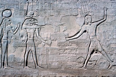Relief du Pharaon devant Knum & Sekhmet, Temple de Khnum, périodes ptolémaïque et romaine - Unbekannt