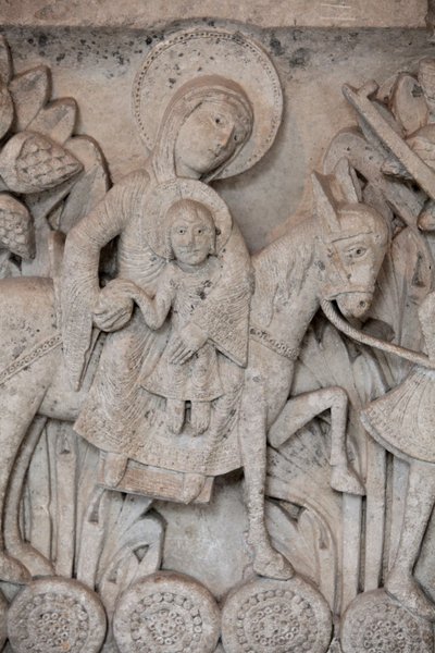 Bas-relief roman du chapiteau de la cathédrale d