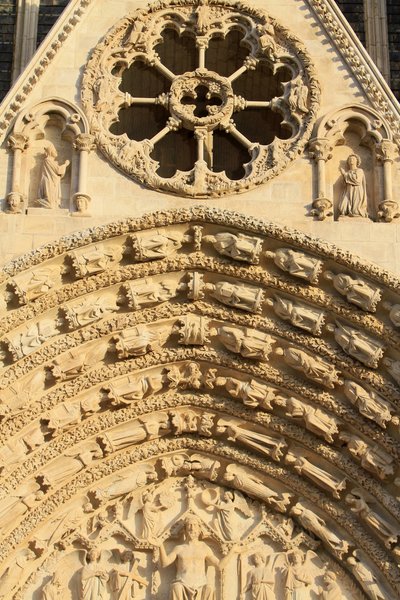 Rosace. Tympan du portail central ouest. Cathédrale Saint-Étienne. - Unbekannt