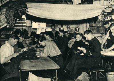 Marines royaux sur leur pont de mess à bord d