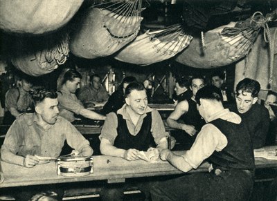 Marines royaux sur leur pont de mess à bord d