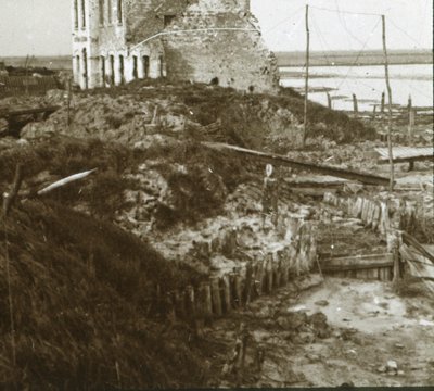Bâtiment en ruine et tranchées le long de la côte, vers 1914-1918 - Unbekannt