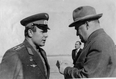 Cosmonaute russe Youri Gagarine et ingénieur en fusée Sergueï Korolev, 1961 - Unbekannt