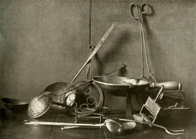 Sadiron, pinces, écumoire, fourchette, trépieds et plat à découper en cuivre, XVIIIe siècle - Unbekannt