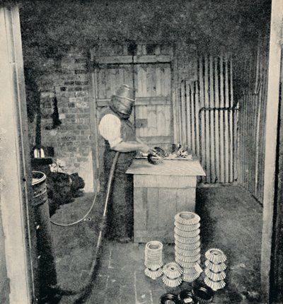 Sablage des roues dentées, c1917 - Unbekannt