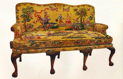 Canapé recouvert de broderie chinoise d