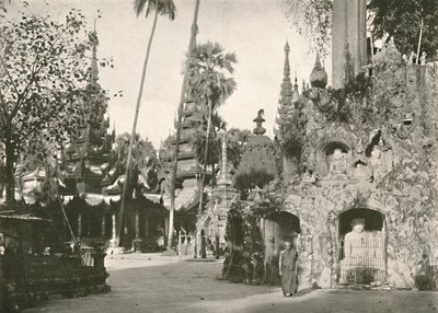 Sanctuaires à la pagode Shwe Dagon, Rangoon, 1900 - Unbekannt