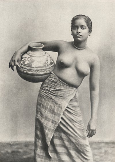 Singhalesin des Pays-Bas sans le vêtement supérieur habituel, 1926 - Unbekannt