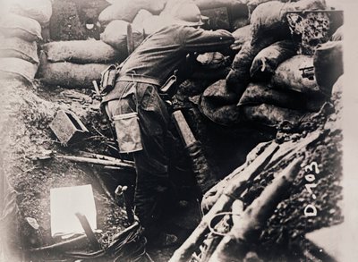 Soldat dans les tranchées, vers 1914-1918 - Unbekannt
