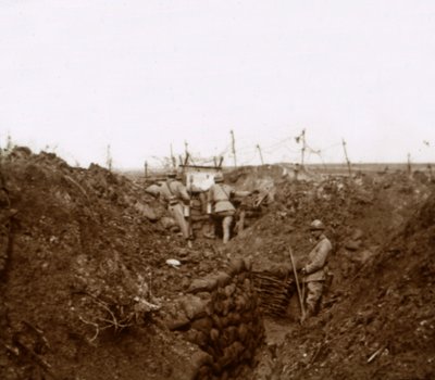 Soldats dans les tranchées, Massiges, nord de la France, vers 1914-1918 - Unbekannt