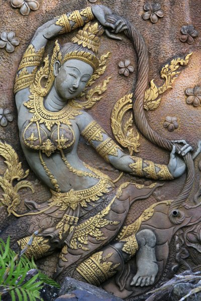 Statue de la déesse Phra Mae Thorani, déesse de la Terre, protectrice de Bouddha. Wat Inpeng. Vientiane, Laos - Unbekannt