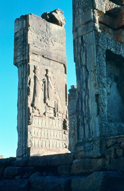 Relief en pierre de la porte de la salle des 100 colonnes, Persépolis, sud de l