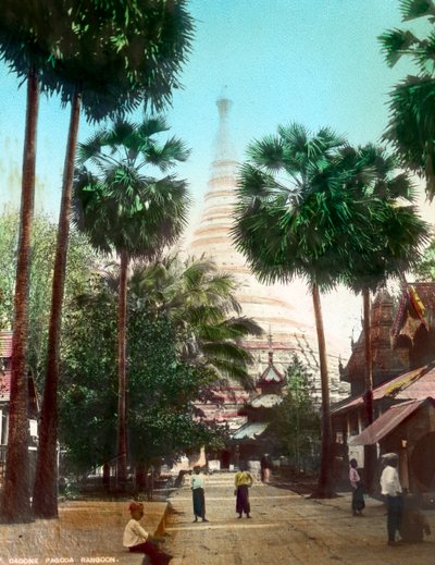 Rue menant à la pagode Shwedagon, Rangoon, Birmanie, fin du XIXe ou début du XXe siècle - Unbekannt