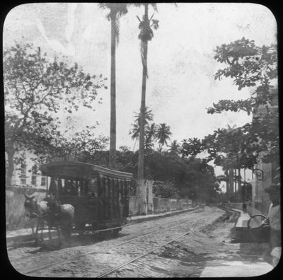 Scène de rue avec tramway tiré par des chevaux, Pernambuco, Brésil, fin 19ème ou début 20ème siècle - Unbekannt