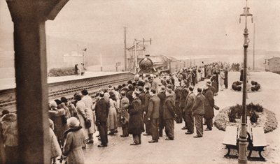 Intérêt sympathique pour le train funéraire royal à la gare de Welwyn - Unbekannt