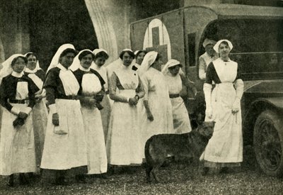 La Duchesse de Westminster avec des infirmières, Le Touquet, Première Guerre mondiale, 1914, c1920 - Unbekannt