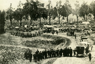 Les Allemands arrêtent des civils à Visé en Belgique, août 1914, vers 1920 - Unbekannt