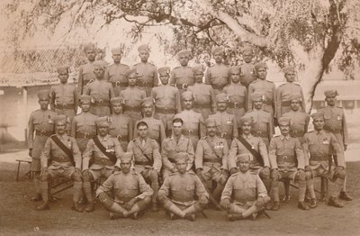 Le peloton indien du premier bataillon, le régiment royal West Kent de la reine. Poona, Inde - Unbekannt