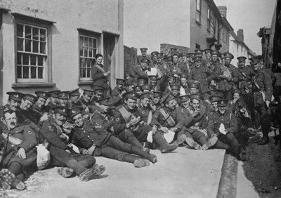 La nouvelle armée en formation : Une pause au bord de la route, 1915 - Unbekannt
