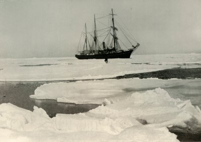Le Nimrod poussant son chemin à travers une banquise plus ouverte, vers 1908, 1909 - Unbekannt