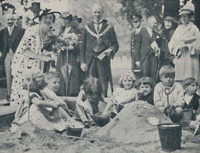 La reine inaugure une aire de jeux pour enfants, 1936, 1937 - Unbekannt