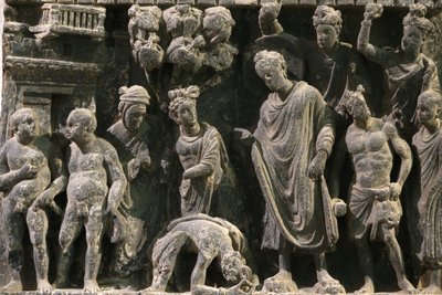 Musée Victoria et Albert. Relief montrant une tentative sur la vie du Bouddha. 100-200. Schiste. Gandhara/Nord-ouest du Pakistan. Royaume-Uni - Unbekannt