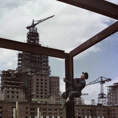 La construction du bâtiment principal de l