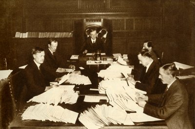 La scène dans le bureau du Lord Chancelier...Élection générale, 1923, 1935 - Unbekannt