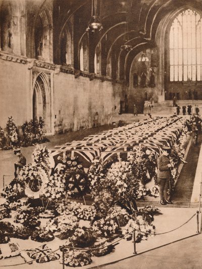 Les victimes de la catastrophe du dirigeable R101 exposées en chapelle ardente à Westminster Hall, Londres, 1930 1935 - Unbekannt
