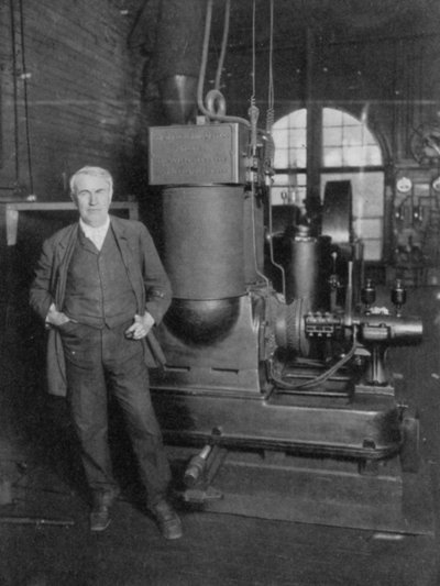 Thomas Alva Edison, inventeur américain, avec sa première dynamo pour produire de la lumière électrique, années 1880 - Unbekannt