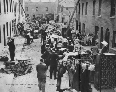 Des milliers furent soudainement rendus sans abri, vers 1940-1942 - Unbekannt