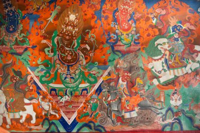 Bouddhisme tibétain ; ancienne peinture murale dans la salle d