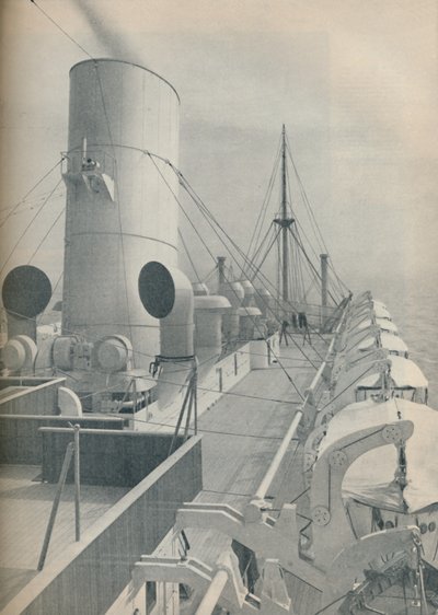 Pont supérieur du Strathmore avec des canots de sauvetage modernes - Unbekannt