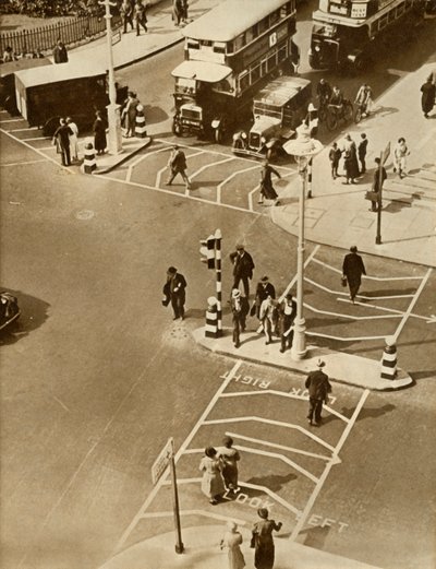 Trafic et piétons à Trafalgar Square, Londres, 1935 - Unbekannt