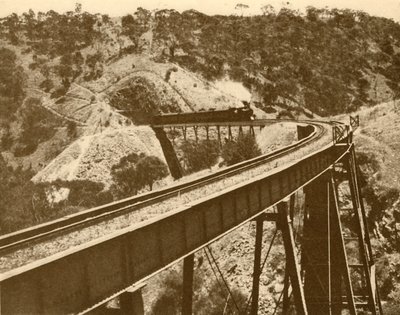 Train passant sur le viaduc, chaîne de Mount Lofty, Australie du Sud, 1930 - Unbekannt