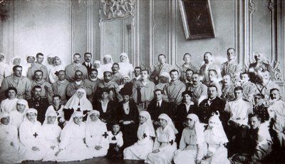 Tsarine Maria Fiodorovna de Russie visitant un hôpital à Kiev, 1915 - Unbekannt