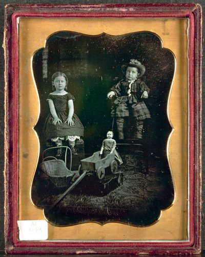 Deux enfants avec des jouets - Unbekannt