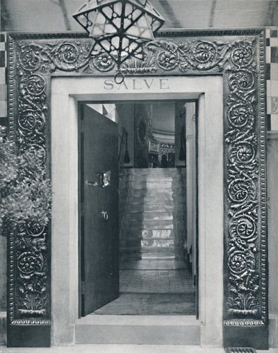 Vue dans le studio de Sir L. Alma-Tadema à travers la porte d