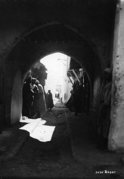 Vue à travers une arche, Rabat, Maroc, vers 1920-1930 - Unbekannt