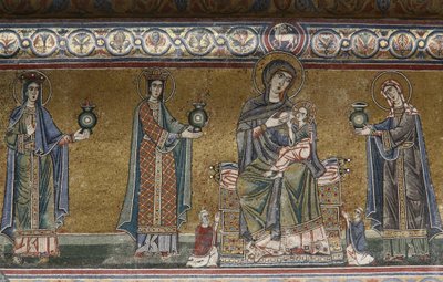 Vierge et enfant mosaïque dans l