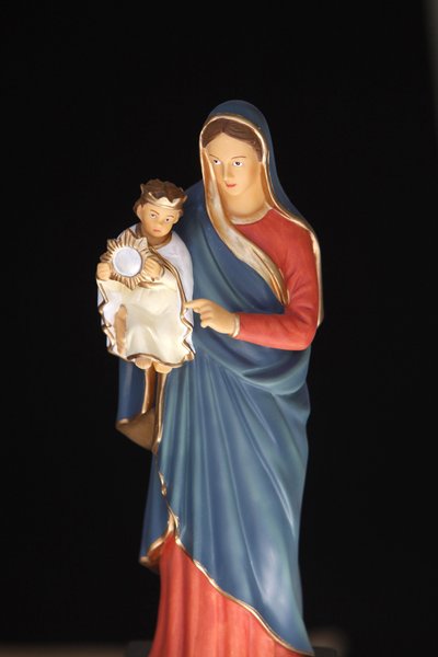 Statue de la Vierge et l